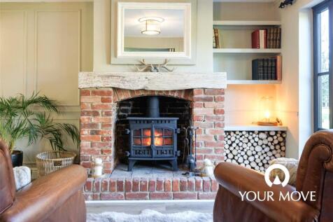 Sitting / Dining Roo