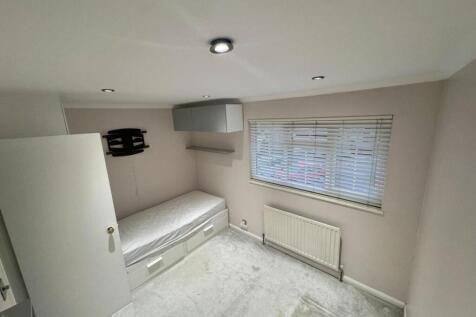 2ND BEDROOM.jpg