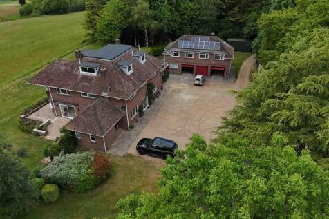 5 bedroom Farmhouse with additional 2 bedroom ann