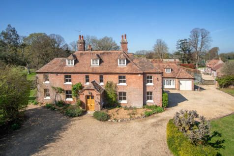 7 Bedroom Farmhouse with Swimming Pool, Tennis Co
