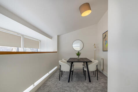 Dining/Mezz Bed 3