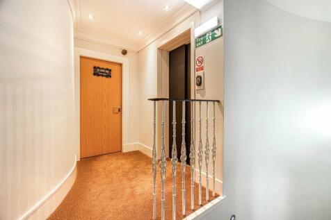 Hall &amp; Lift