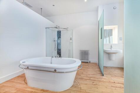 En Suite Bathroom