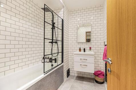 En Suite Bathroom