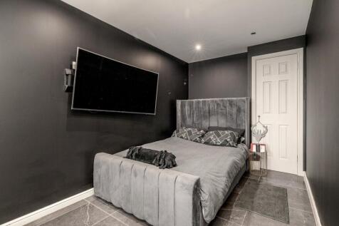 Family Room/Bed 5