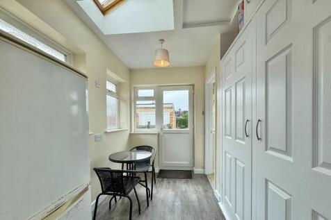Utility/Breakfast Room