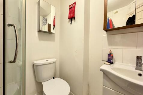 Bed 1 Ensuite