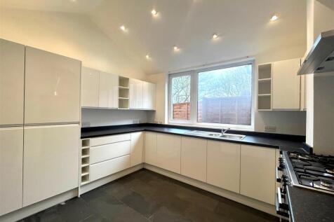 Kitchen One.jpg