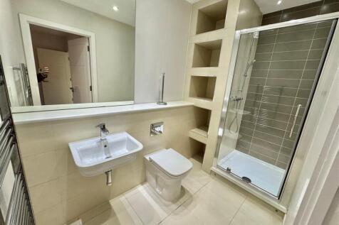 ensuite.jpg