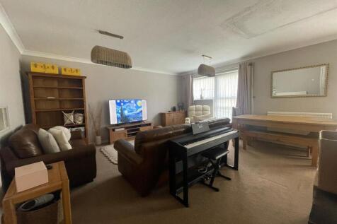 Lounge 1.jpeg