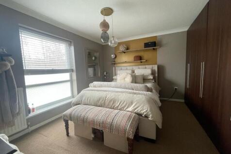 Bedroom 1.jpeg