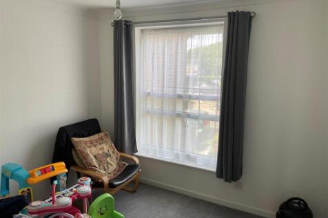Front bedroom.jpg