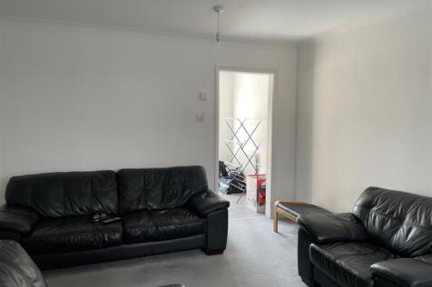 Lounge 2.jpg