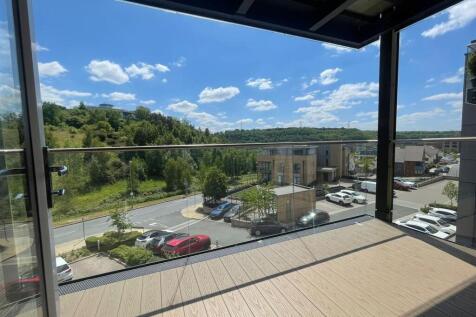 Balcony with scenic views.jpg