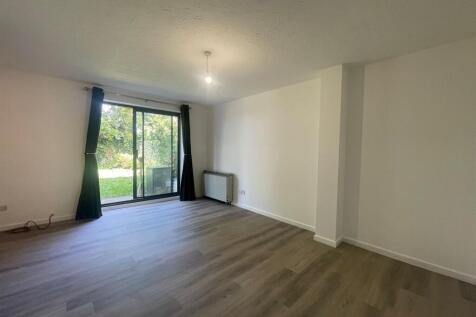 Lounge Bedrom.jpg