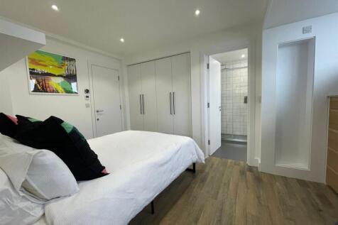 Bedroom to Bathroom.jpg