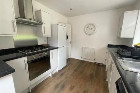 Kitchen 2.jpg