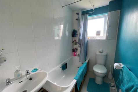 Bathroom.jpg