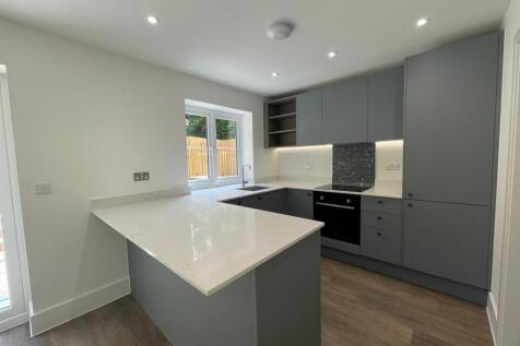 Kitchen 2.jpg