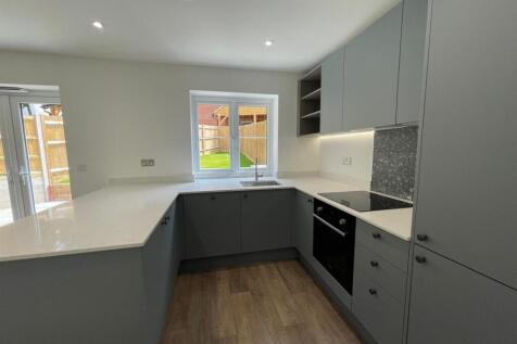 Kitchen 1.jpg