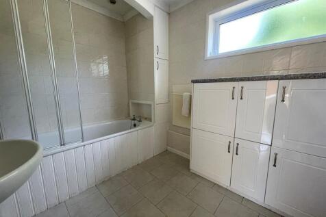 Bathroom.jpeg