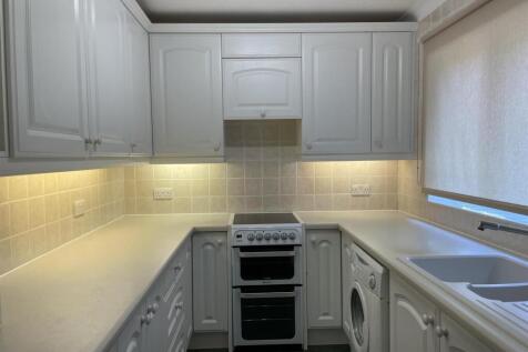 Kitchen 1.jpeg