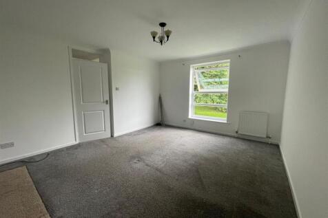 Bedroom 1.jpg