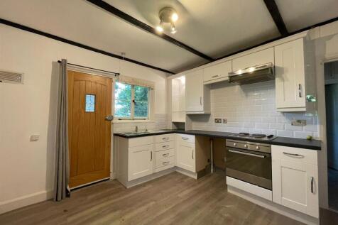 Kitchen 1.jpeg