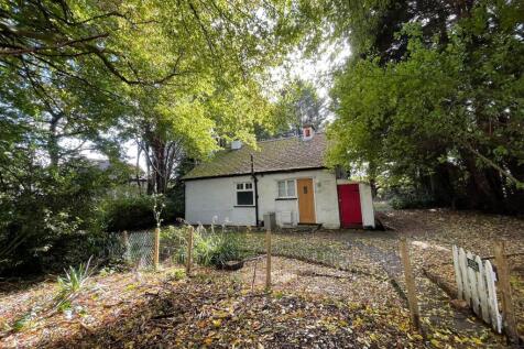 Cottage from front.jpeg
