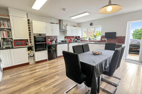 Kitchen/dining ro...