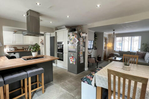 Kitchen/dining ro...