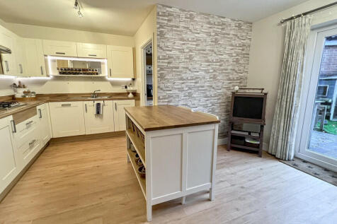 Kitchen/dining ro...