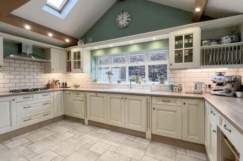Kitchen/dining ro...