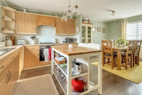Kitchen/dining ro...