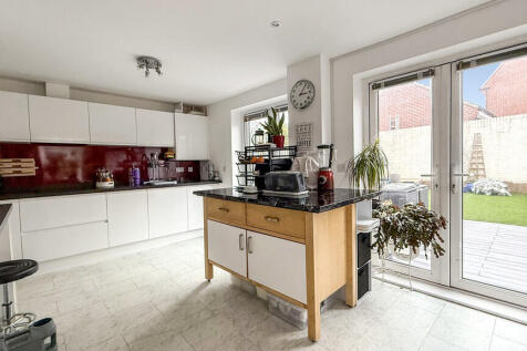 Kitchen/dining ro...