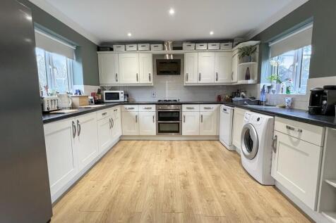 Kitchen/dining ro...