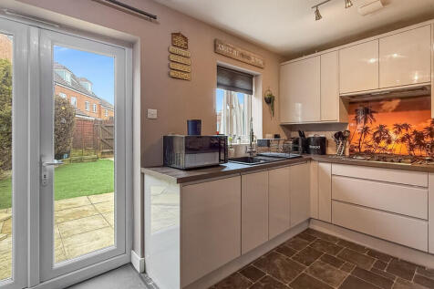 Kitchen/dining ro...