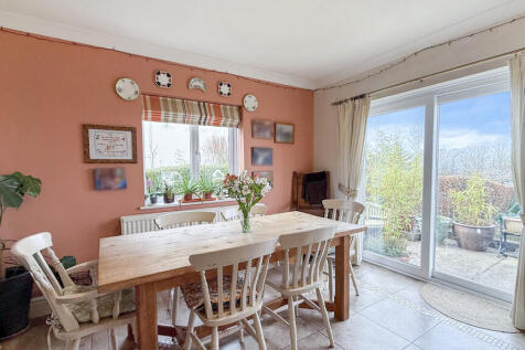 Kitchen/dining ro...