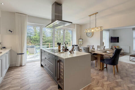 Kitchen/dining ro...