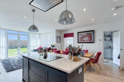 Kitchen/family ro...