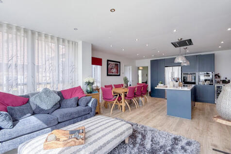Kitchen/family ro...