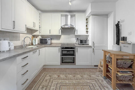 Kitchen/family ro...