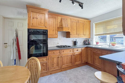 Kitchen/breakfast...