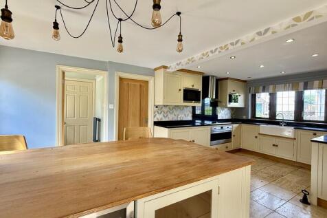 Kitchen/dining ro...