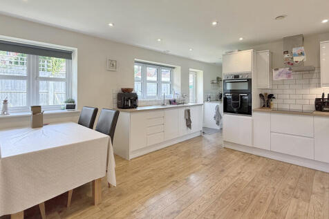 Kitchen/dining ro...