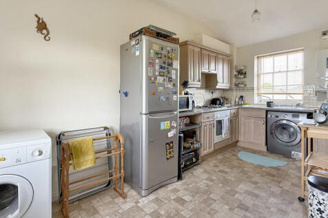 Kitchen/dining ro...
