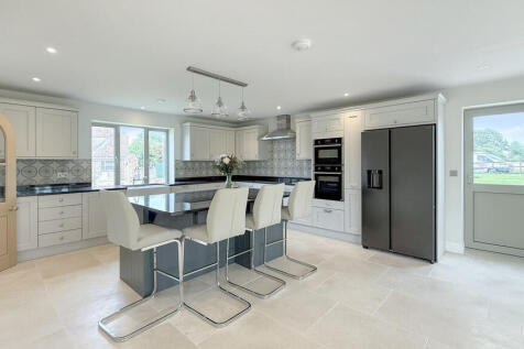 Kitchen/family ro...