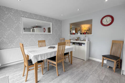 Kitchen/dining ro...