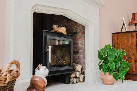 12c Westbury Rd A...