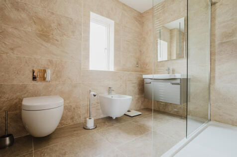 12c Westbury Rd A...